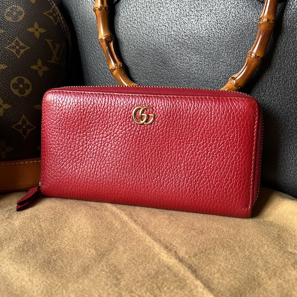 Gucci GG Marmont Zip Around Wallet